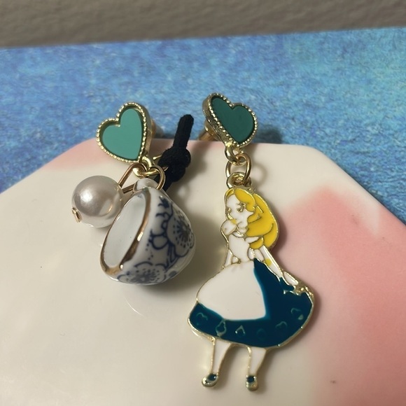 Alice in Wonderland Teacup Asymmetrical Earrings - Picture 10 of 11